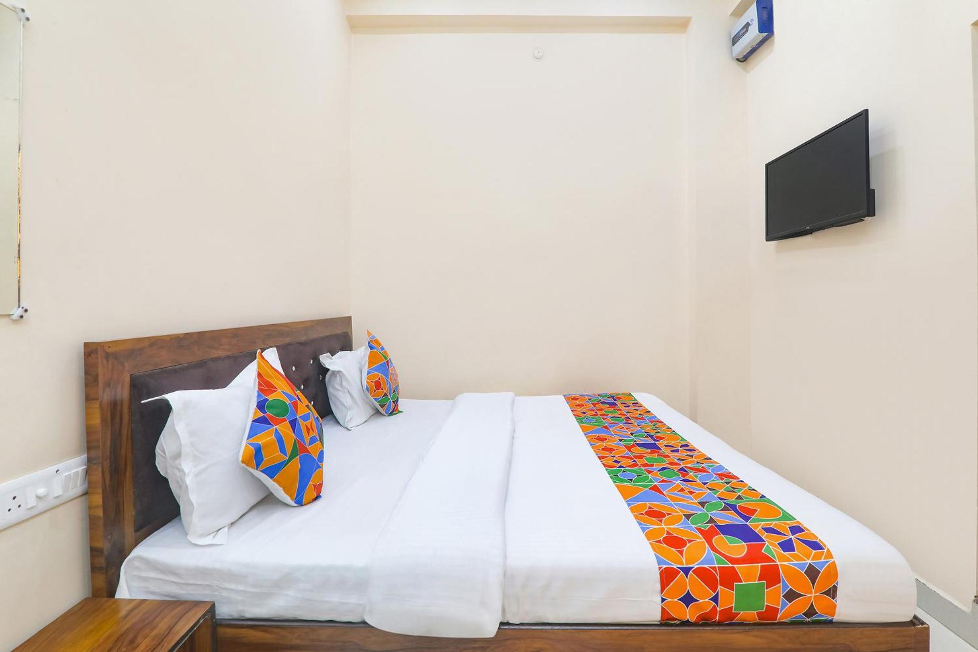 Fabhotel Rk Palace Ayodhya Exterior foto